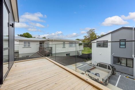 Photo of property in 49b Golf Road, New Lynn, Auckland, 0600