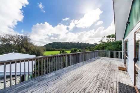 Photo of property in 11 Taioma Crescent, Te Atatu Peninsula, Auckland, 0610