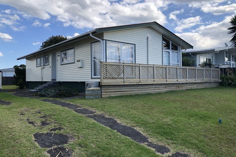 Photo of property in 17 Glen Norman Avenue, Henderson, Auckland, 0610