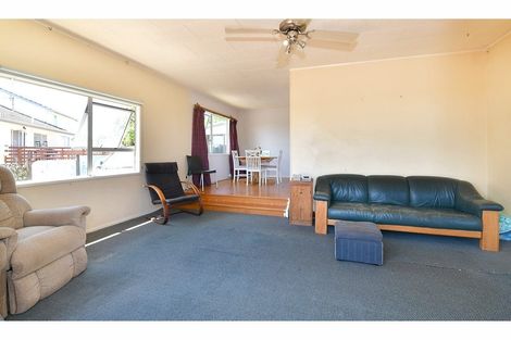Photo of property in 11 Merida Place, Unsworth Heights, Auckland, 0632