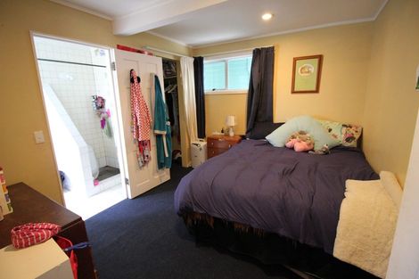 Photo of property in Carillion/the Knoll, 33 Thompson Street, Mount Cook, Wellington, 6011