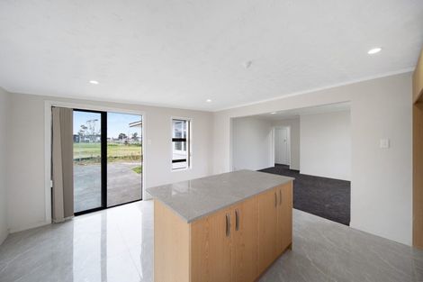 Photo of property in 15 Mayflower Close, Mangere East, Auckland, 2024