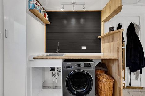 Photo of property in 143 Portia Street, Stratford, 4332