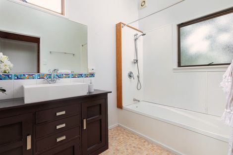 Photo of property in 18 Kawaka Street, Titirangi, Auckland, 0604