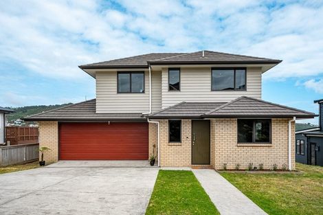 Photo of property in 1 Cirrus Close, Newlands, Wellington, 6037