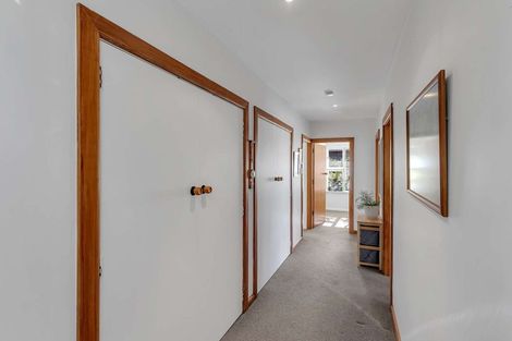 Photo of property in 10 Claxton Place, Saint Martins, Christchurch, 8022