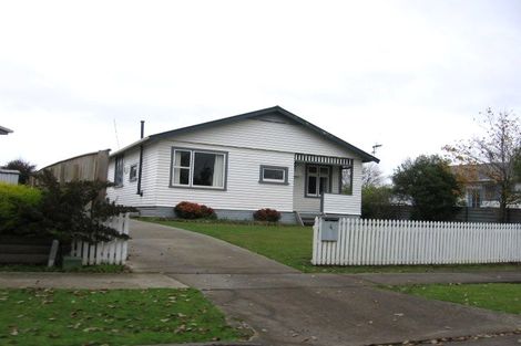 Photo of property in 4 Perrin Place, Kelvin Grove, Palmerston North, 4414