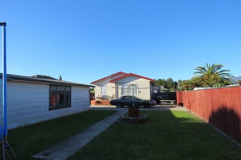 Photo of property in 10 Colvin Street, Westport, 7825