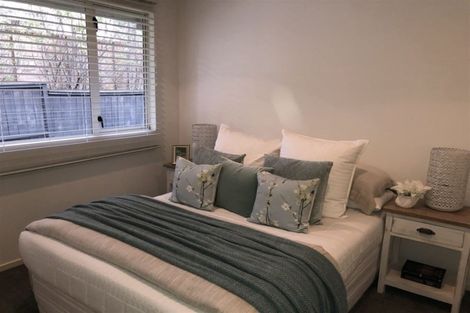 Photo of property in 8 Red Oak Place, Schnapper Rock, Auckland, 0632