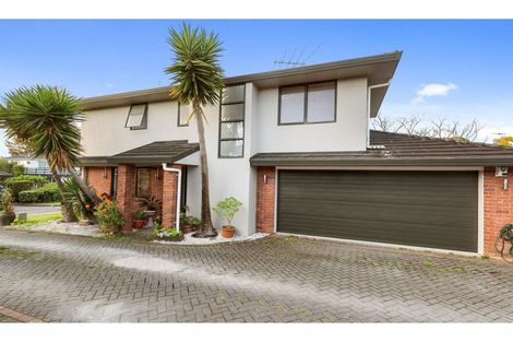 Photo of property in 2/127 Coronation Road, Papatoetoe, Auckland, 2025