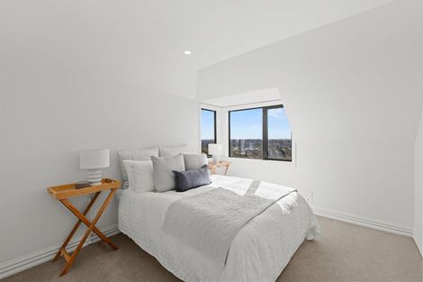 Photo of property in 24 Nehru Place, Cashmere, Christchurch, 8022
