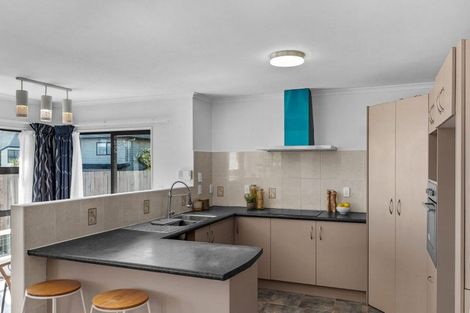 Photo of property in 22 Keri Vista Rise, Papakura, 2110