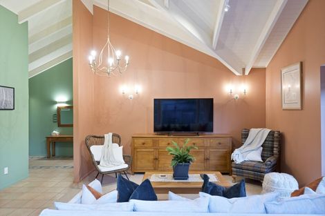 Photo of property in 42 Harvest Drive, Henderson, Auckland, 0612