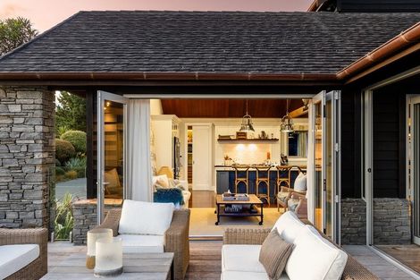 Photo of property in 2 Otaihanga Road, Paraparaumu Beach, Paraparaumu, 5032