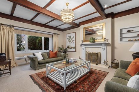 Photo of property in 247 Devonport Road, Tauranga, 3110