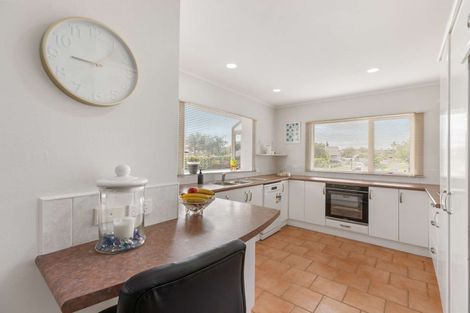 Photo of property in 1/9 Faldo Drive, Golflands, Auckland, 2013