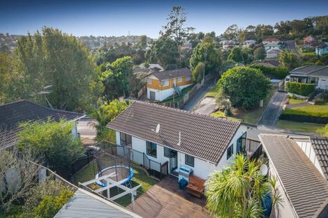 Photo of property in 59 Reynella Drive, Massey, Auckland, 0614