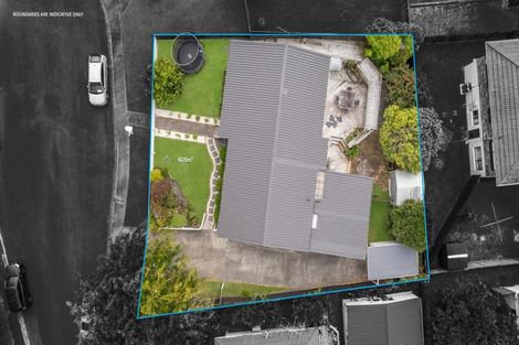 Photo of property in 11 Foyle Place, Glendene, Auckland, 0602