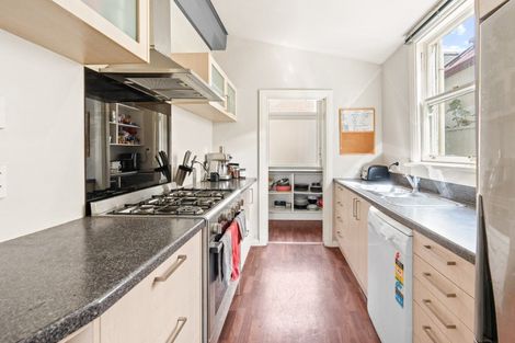 Photo of property in 54 Heriot Row, Dunedin Central, Dunedin, 9016