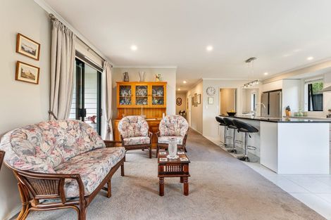 Photo of property in 24 Hooton Drive, Kumeu, 0810