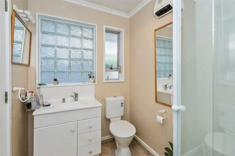 Photo of property in 16 Stormont Place, Avonhead, Christchurch, 8042