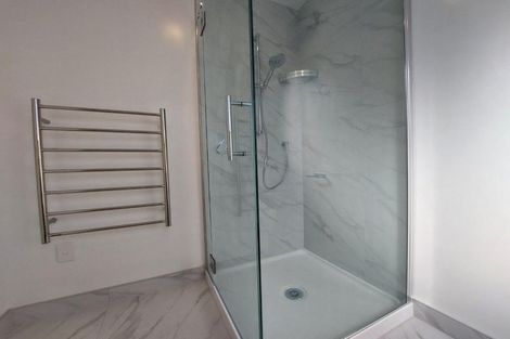 Photo of property in 4/10 Fathom Place, Te Atatu Peninsula, Auckland, 0610