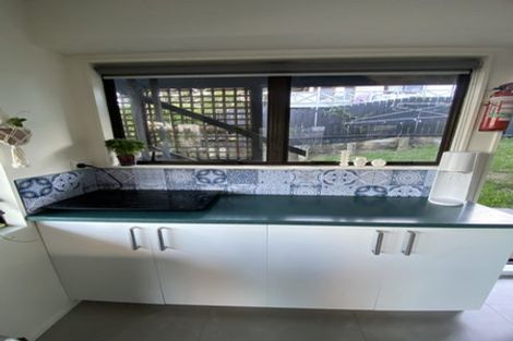 Photo of property in 1/51b Sunset Road, Totara Vale, Auckland, 0632