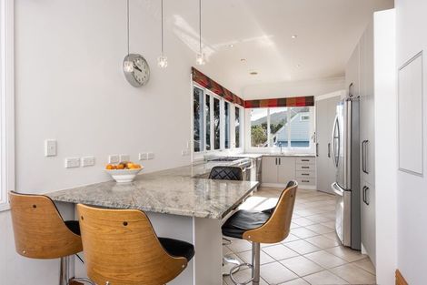 Photo of property in 5-7 Mahoe Street, Eastbourne, Lower Hutt, 5013