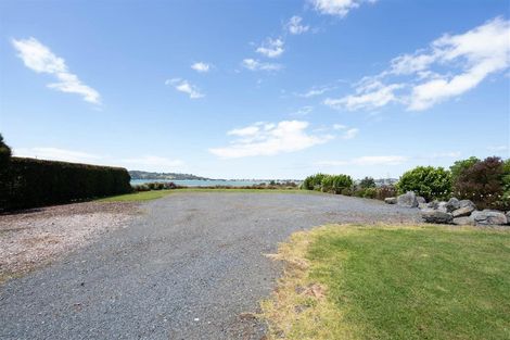 Photo of property in 42 Waimanu Place, Point Wells, 0986
