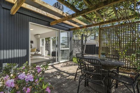 Photo of property in 1/16 Rangitoto Terrace, Milford, Auckland, 0620
