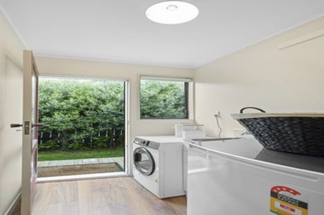 Photo of property in 19 Thames Street, Welbourn, New Plymouth, 4310