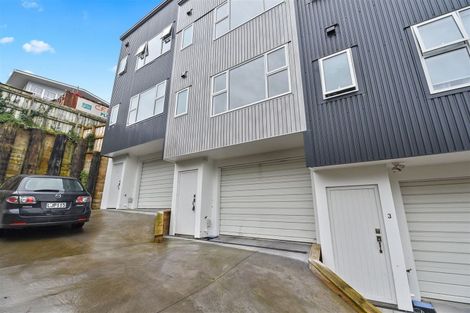 Photo of property in 12u4 Scotland Place, Hillcrest, Hamilton, 3216