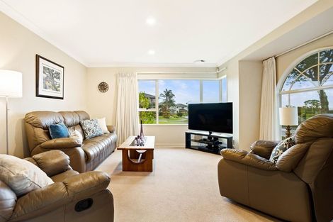 Photo of property in 27 Riverstone Road, Te Atatu Peninsula, Auckland, 0610