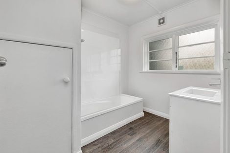 Photo of property in 48 Stokes Valley Road, Stokes Valley, Lower Hutt, 5019