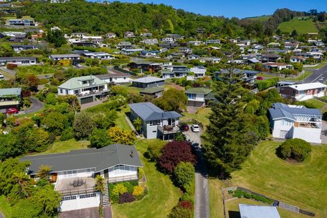 Photo of property in 6 Earle Place, Acacia Bay, Taupo, 3330