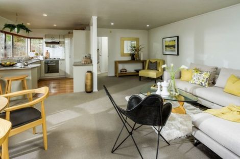 Photo of property in 1/112 Seaview Road, Glenfield, Auckland, 0629