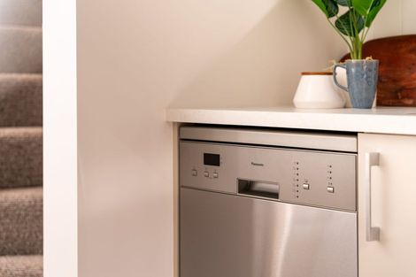 Photo of property in 32 Kaihuia Street, Northland, Wellington, 6012