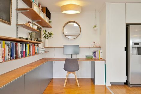 Photo of property in 14 Harbour View Road, Te Atatu Peninsula, Auckland, 0610