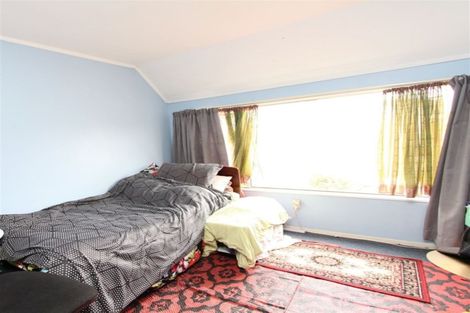 Photo of property in 18 Hollydale Grove, Churton Park, Wellington, 6037