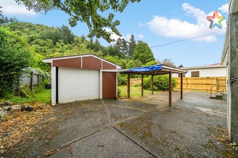 Photo of property in 106 Hine Road, Wainuiomata, Lower Hutt, 5014