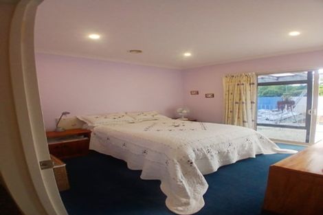Photo of property in 92 Tutaki Road, Kelvin Grove, Palmerston North, 4470