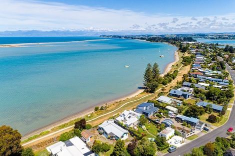 Photo of property in 9 Trewavas Street, Motueka, 7120