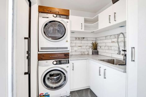 Photo of property in 1 Ward Street, Aramoho, Whanganui, 4500