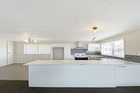 Photo of property in 18 Glen Close, Glen Eden, Auckland, 0602