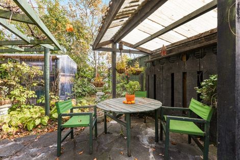 Photo of property in 12 Saint Hill Lane, Havelock North, 4130