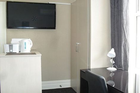 Photo of property in 54 Queen Street, North Dunedin, Dunedin, 9016