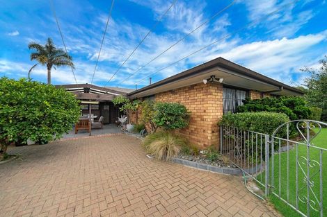 Photo of property in 11 Jessika Place, Conifer Grove, Takanini, 2112