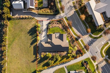 Photo of property in 16 Forest Heights, Wanaka, 9305