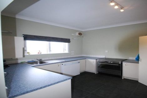 Photo of property in 70 Salford Street, Newlands, Wellington, 6037