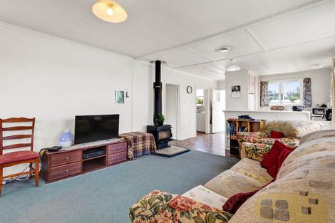 Photo of property in 2 Denmark Terrace, Midhirst, Stratford, 4394